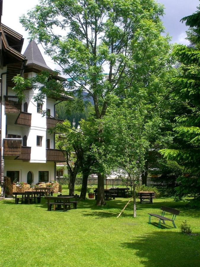 Park Hotel Miramonti San Martino Di Castrozza Exterior photo